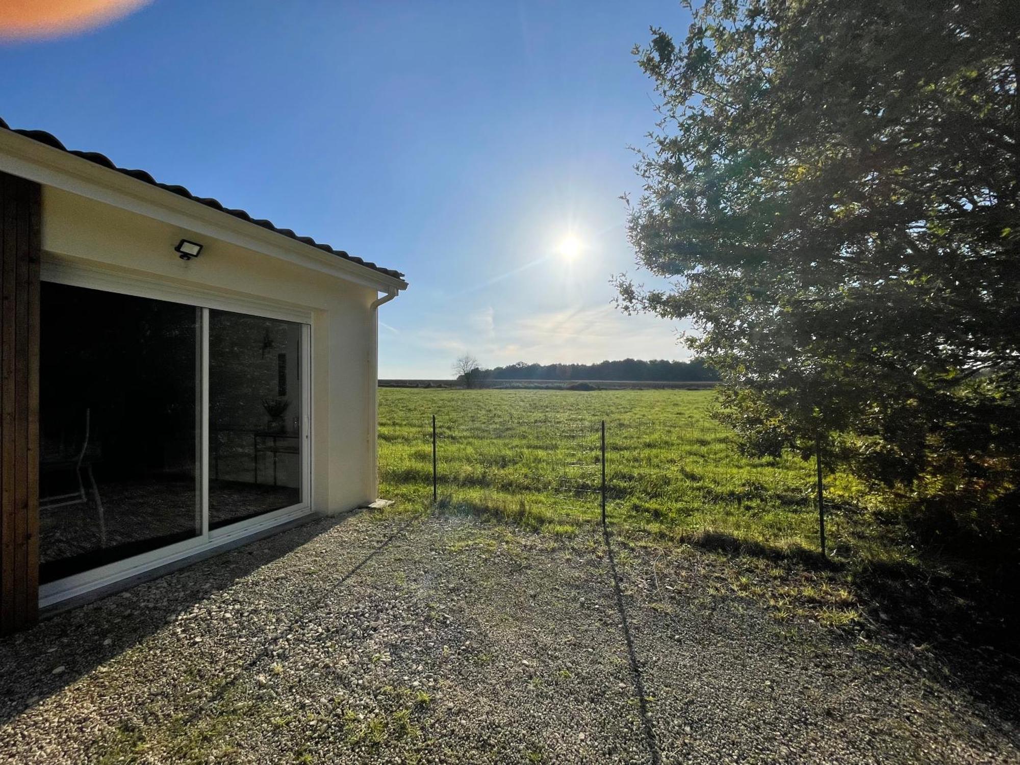 Maison Avec Grand Espace En Hauteur Villa Saint-Georges-des-Côteaux Екстериор снимка